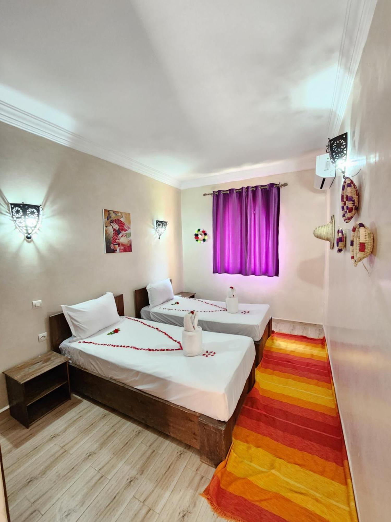 Les Jardins D Amizmiz 6 Piscines Bed & Breakfast Wawizelte Exterior photo