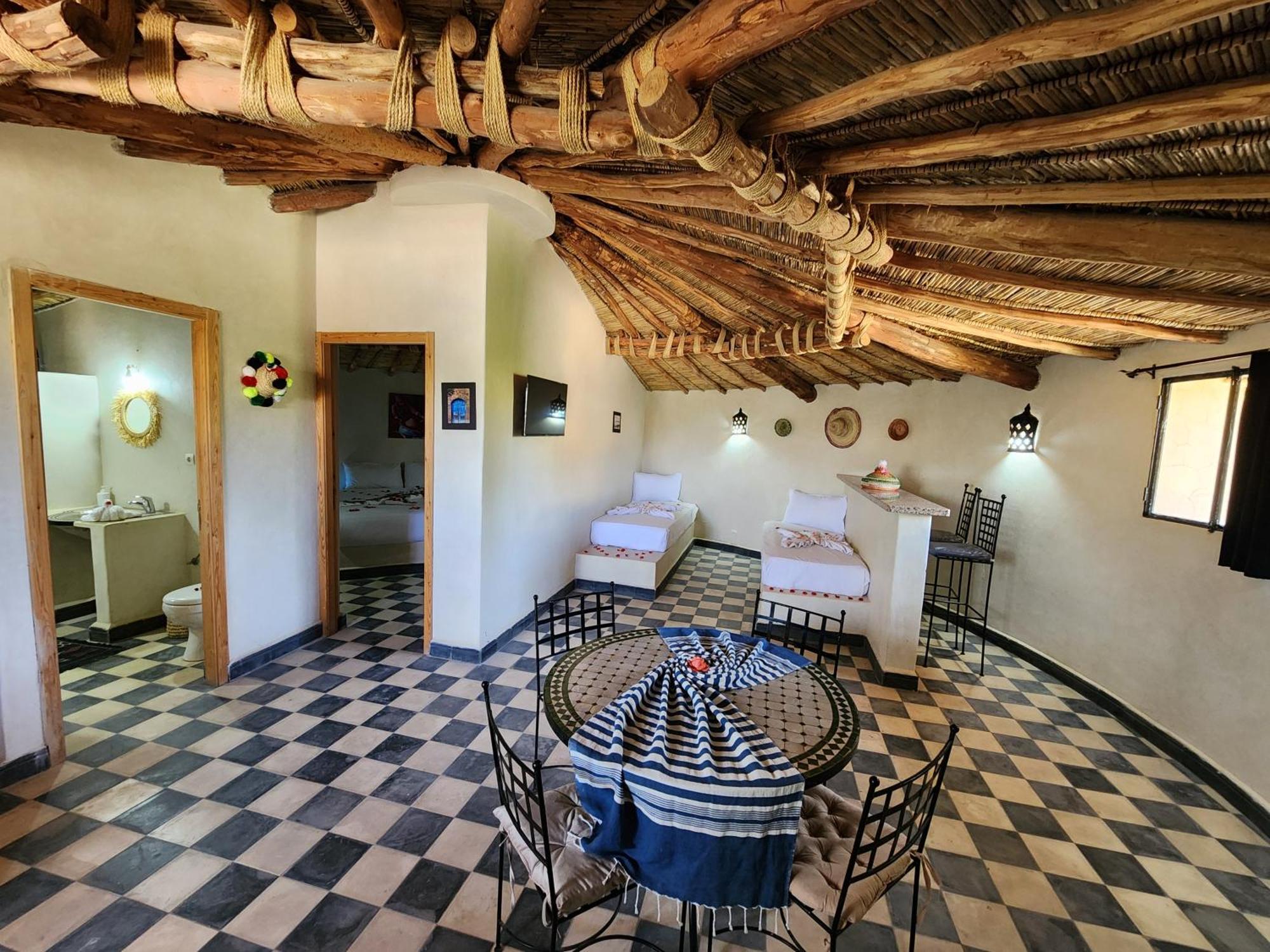 Les Jardins D Amizmiz 6 Piscines Bed & Breakfast Wawizelte Exterior photo